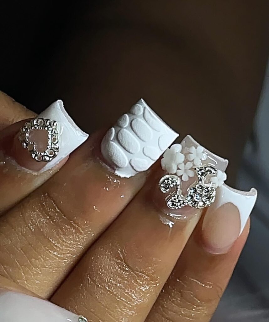 10 Trendy Back to School Nails to Start the Year in Style