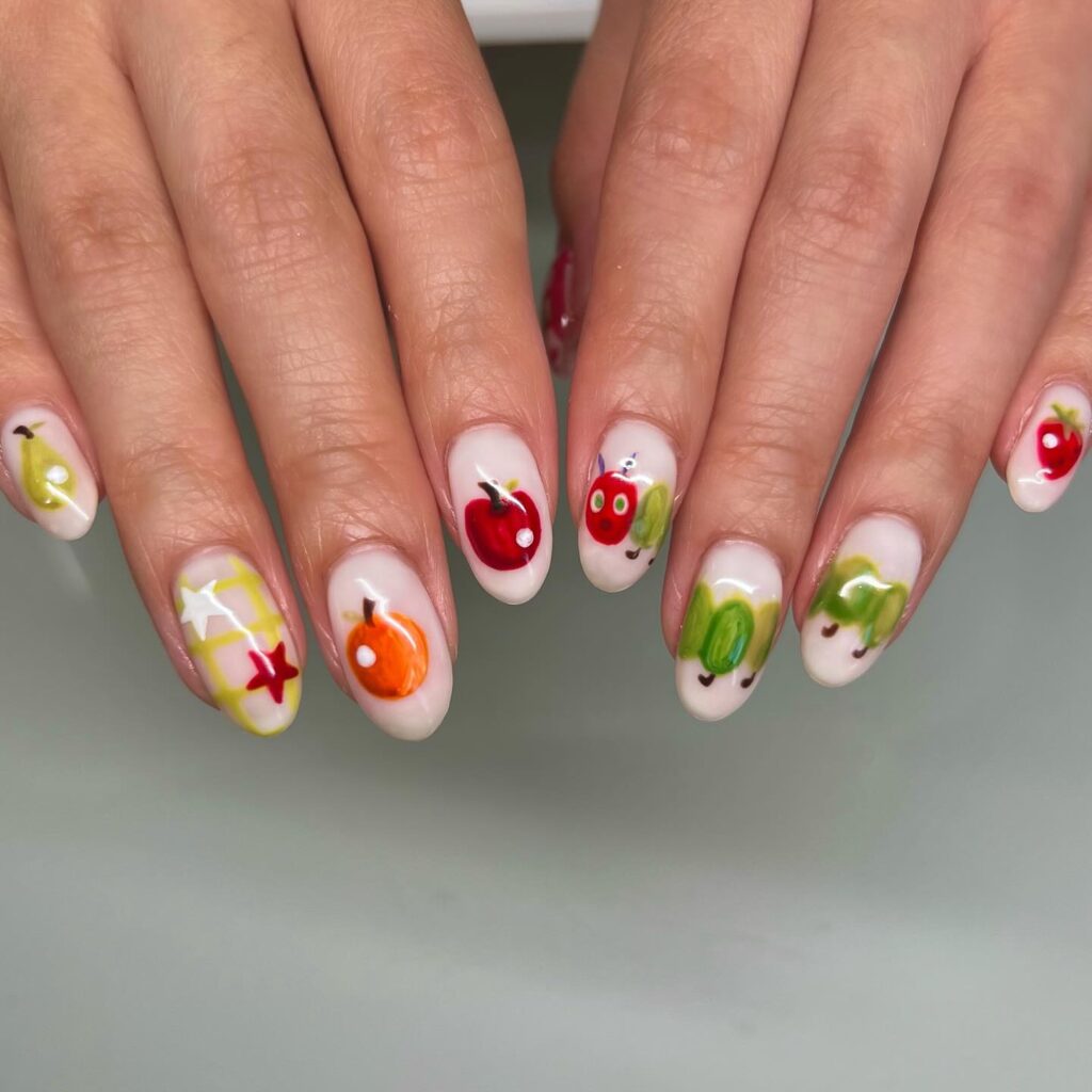 10 Trendy Back to School Nails to Start the Year in Style