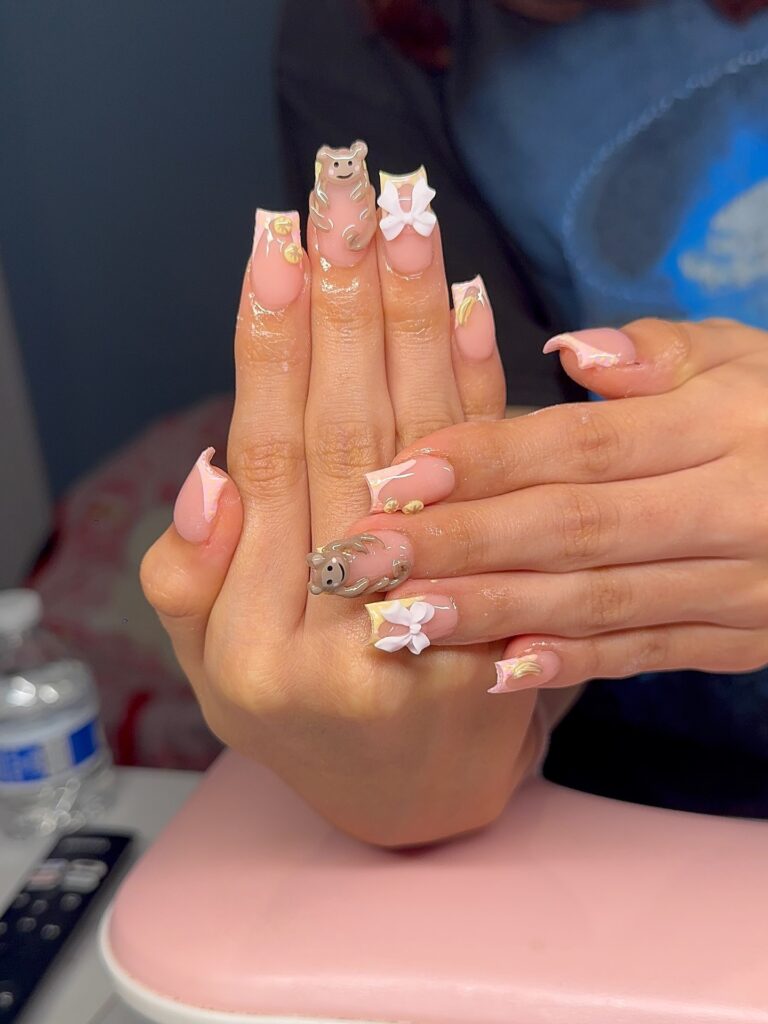 10 Trendy Back to School Nails to Start the Year in Style